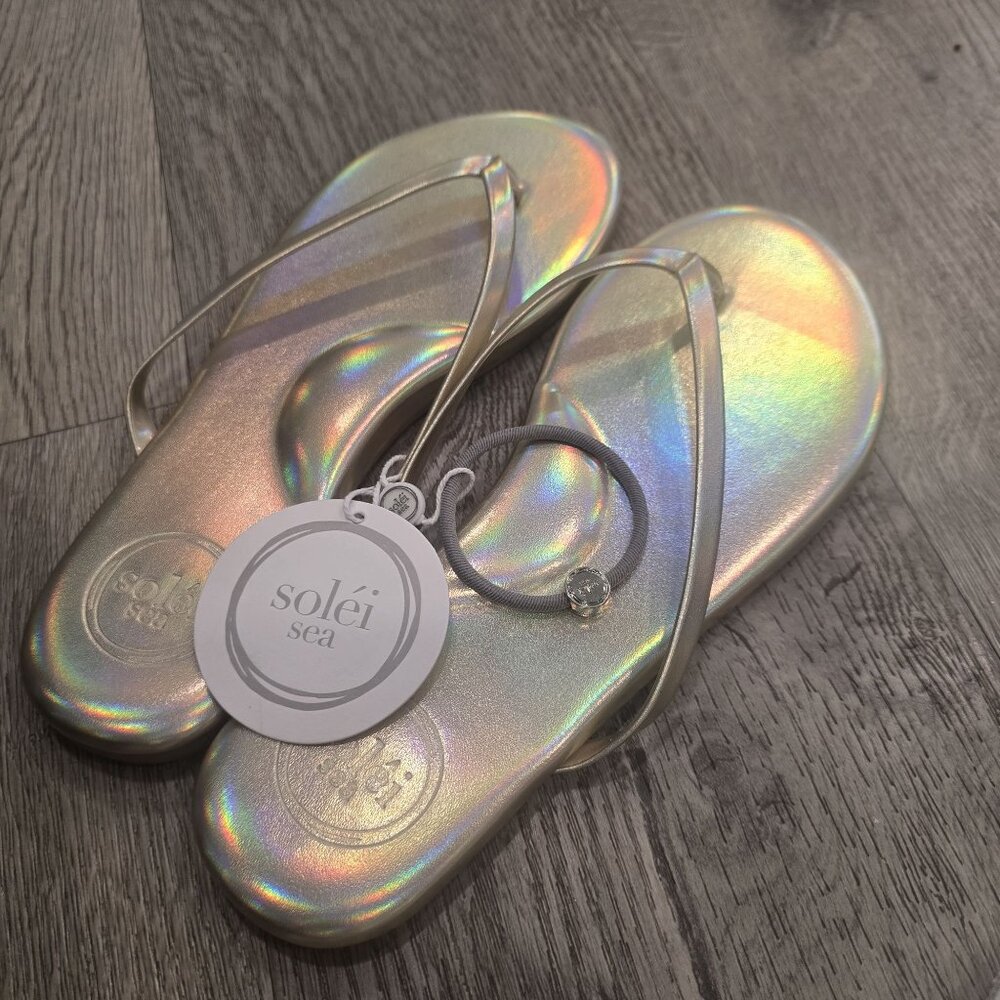 Soléi Sea NWT holographic gold Iridescent Flip Flops Women Size 11 with hair tie - Picture 10 of 12